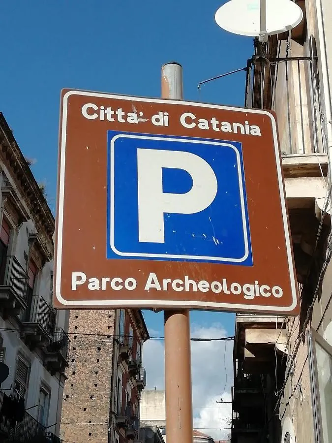 Theatron Houses Aeroporto di Catania Fontana Rossa 0*,