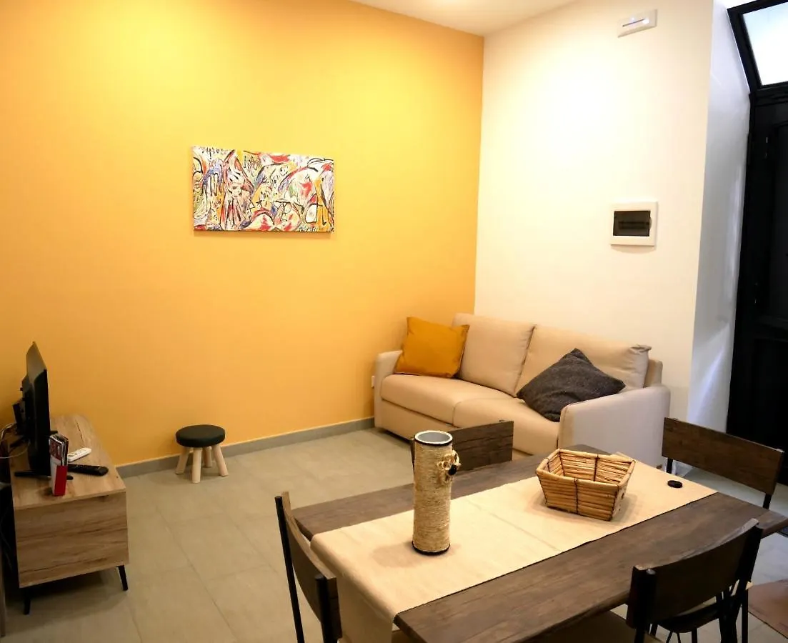 Theatron Houses CTA